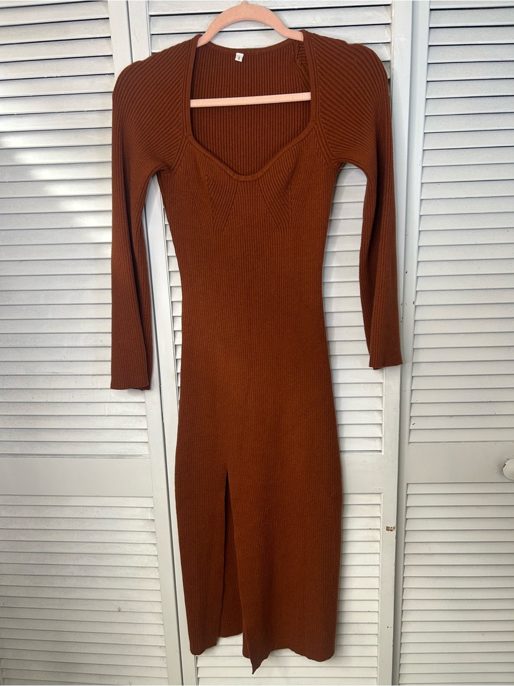 Ribbed Long Sleeve Midi Dress in Rust Size Small
